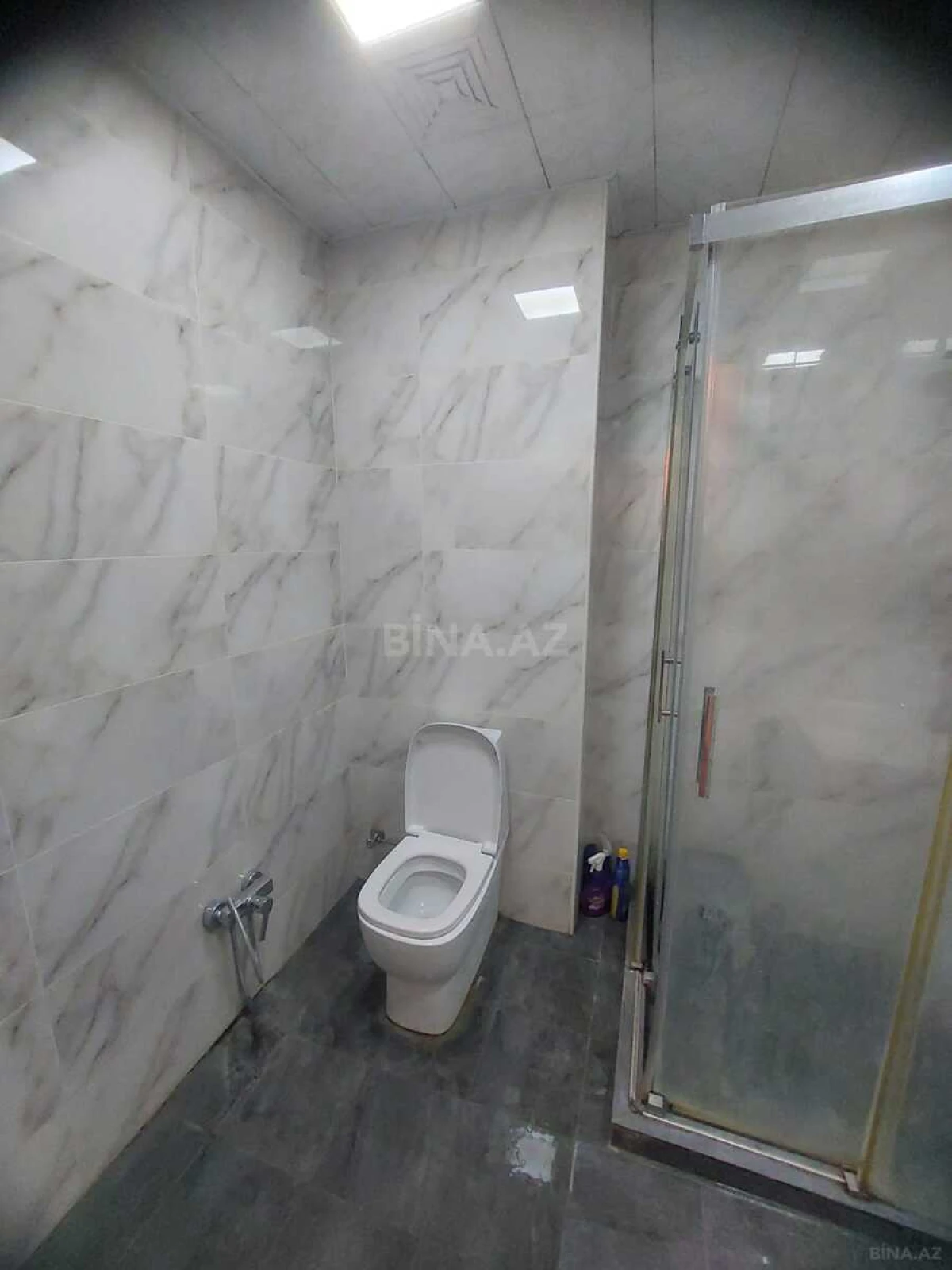 Satılır 2 otaqlı mənzil 74 m²