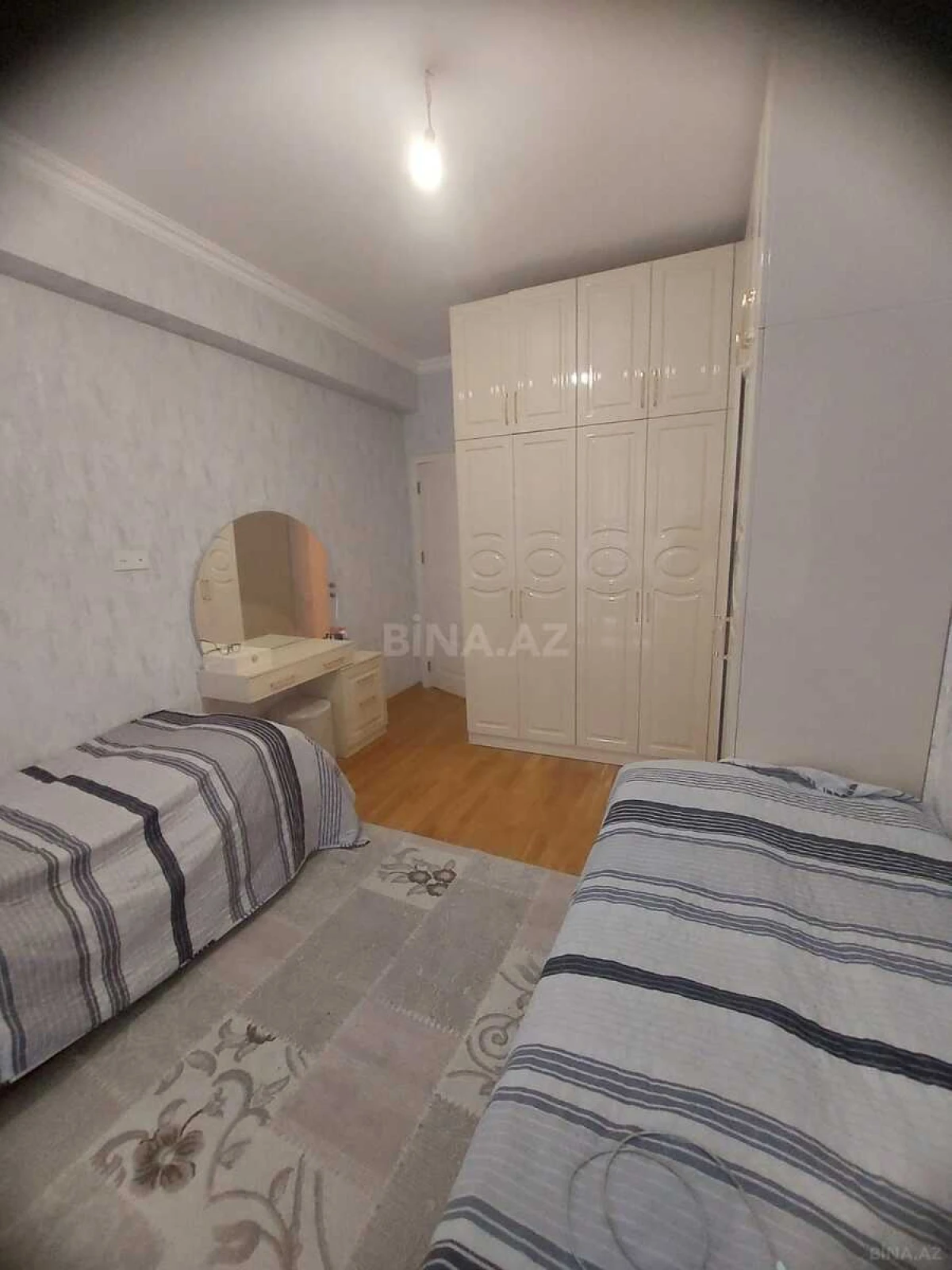 Satılır 2 otaqlı mənzil 74 m²