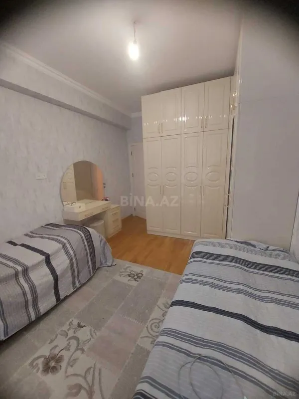 Satılır 2 otaqlı mənzil 74 m²