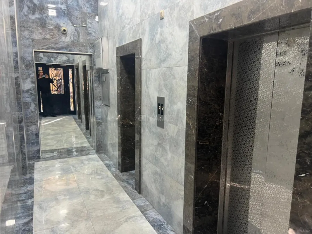 Satılır 2 otaqlı mənzil 74 m²