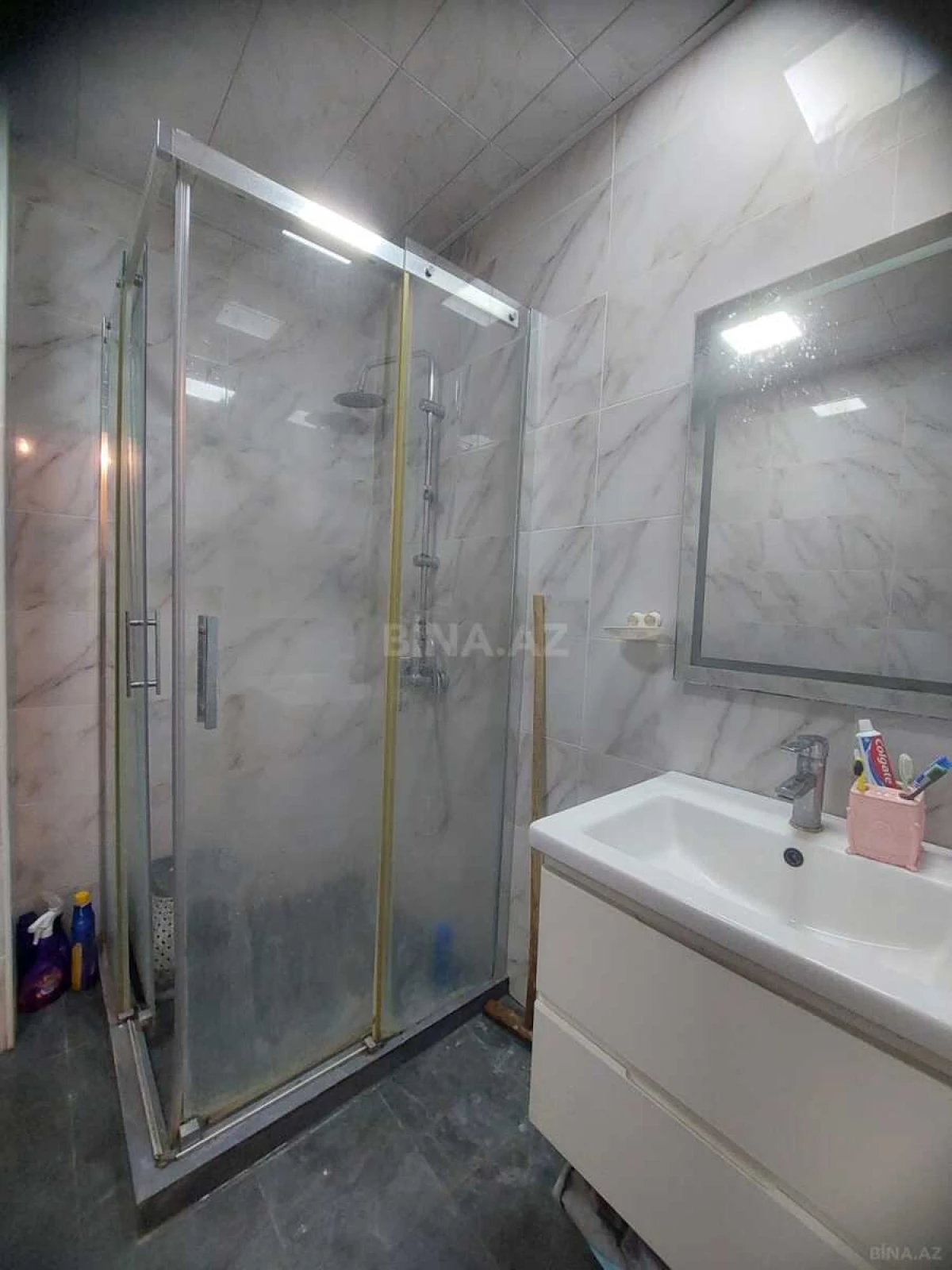 Satılır 2 otaqlı mənzil 74 m²