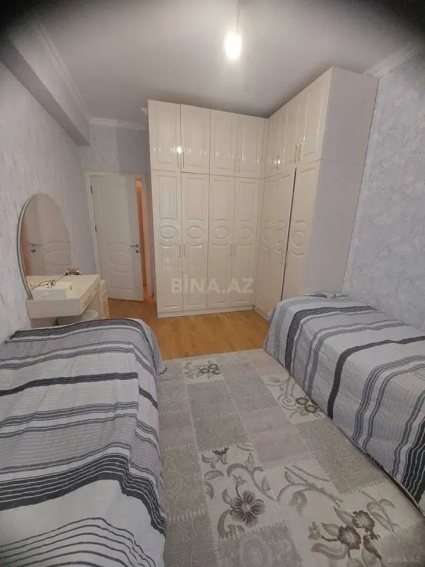 Satılır 2 otaqlı mənzil 74 m²