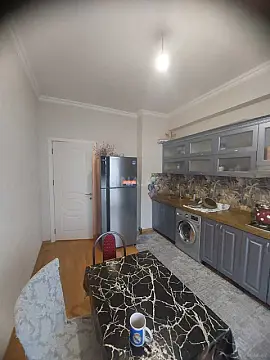 Satılır 2 otaqlı mənzil 74 m²