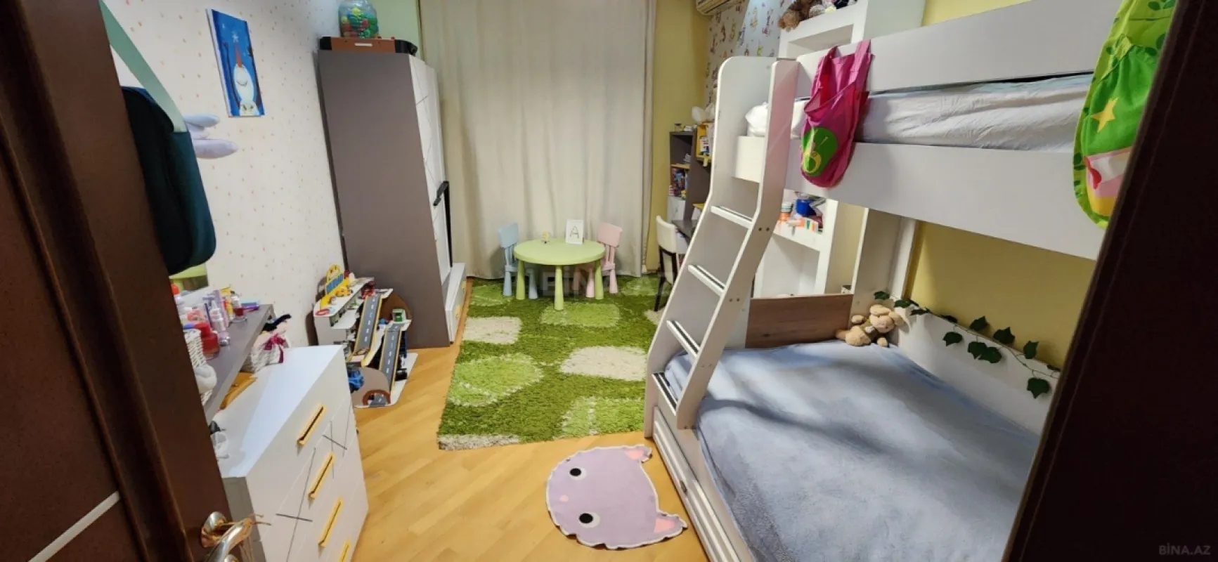 Satılır 3 otaqlı mənzil 150 m²