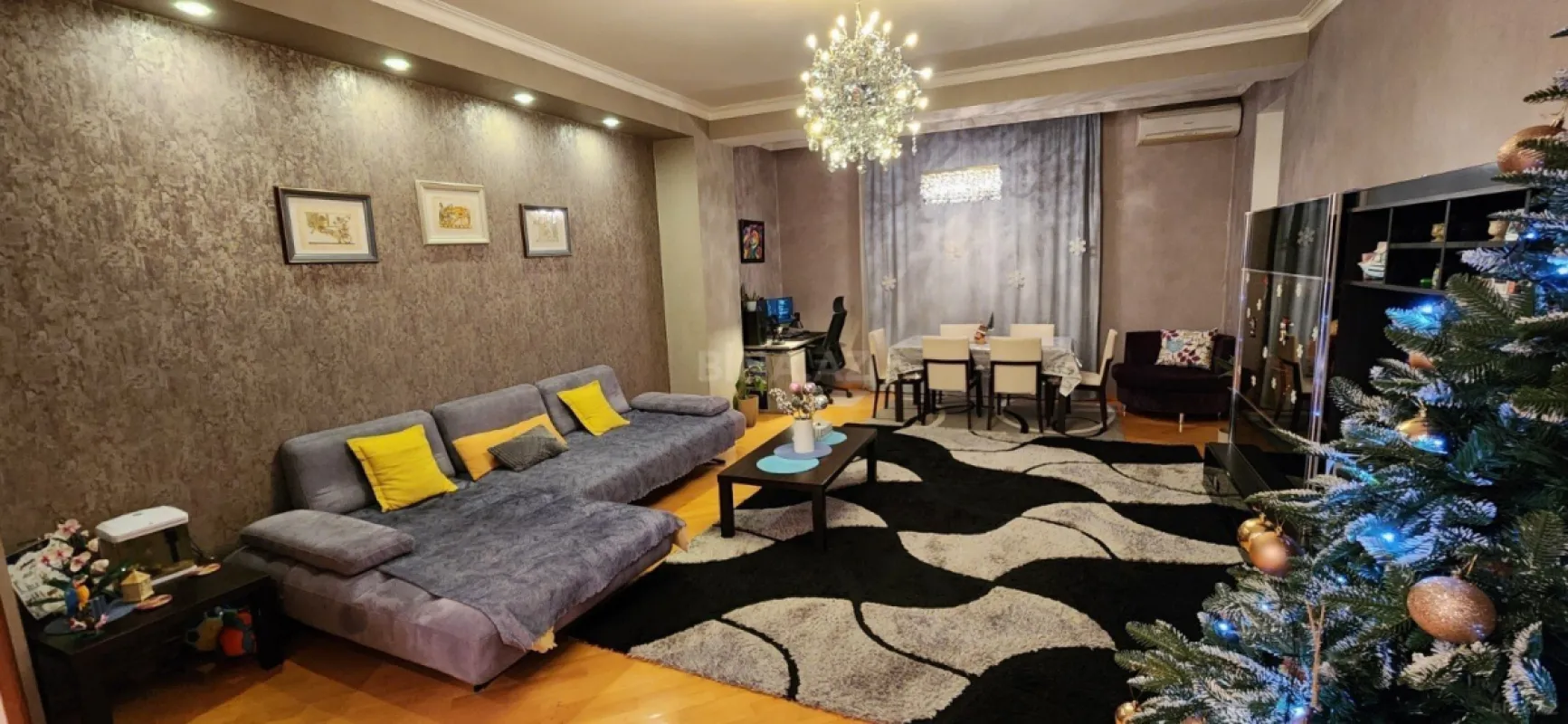Satılır 3 otaqlı mənzil 150 m²