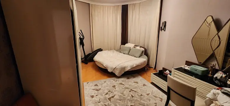 Satılır 3 otaqlı mənzil 150 m²