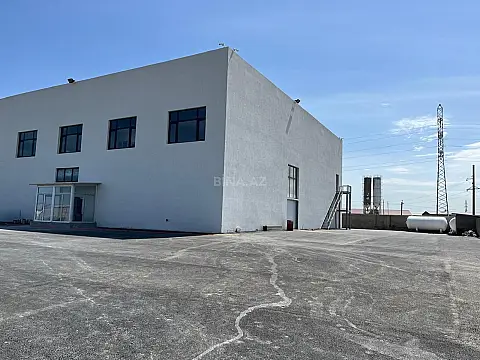 Satılır obyekt 1800 m²