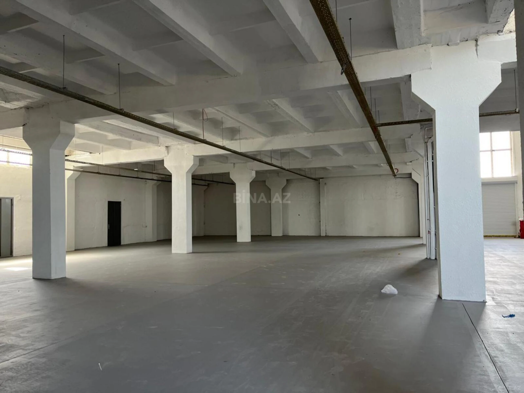 Satılır obyekt 1800 m²