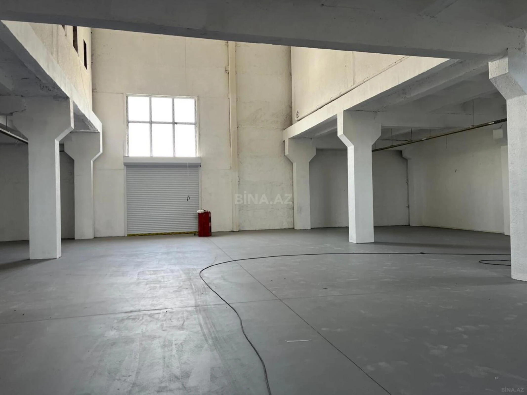 Satılır obyekt 1800 m²