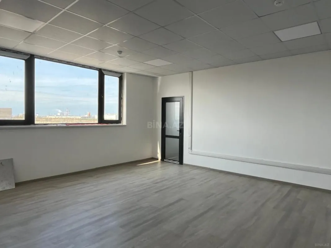 Satılır obyekt 1800 m²