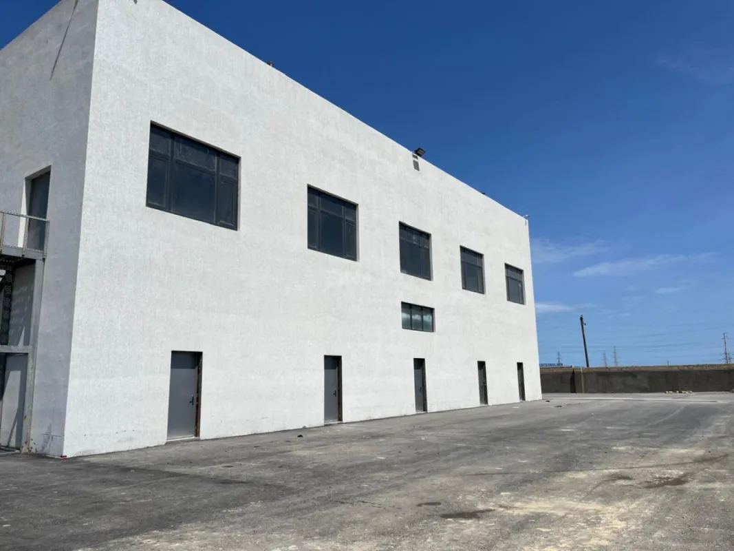 Satılır obyekt 1800 m²