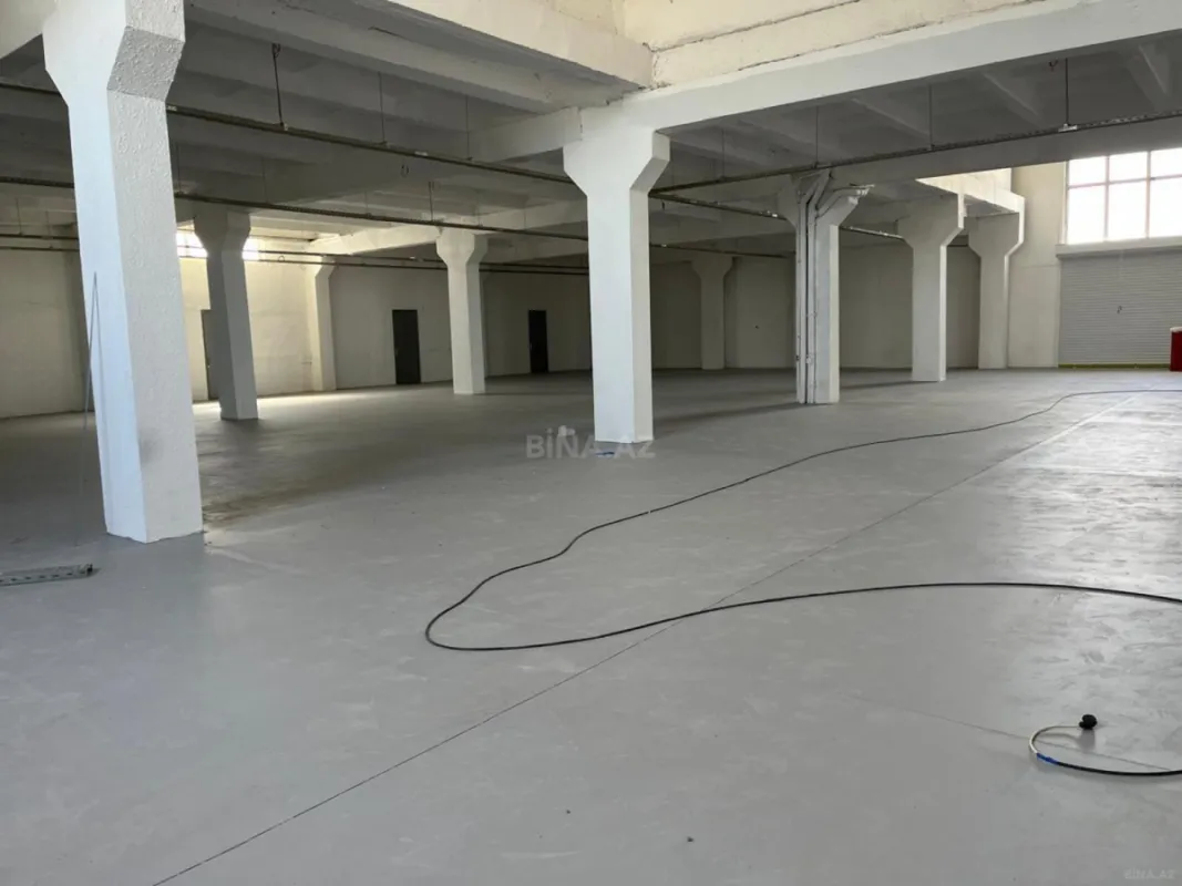 Satılır obyekt 1800 m²