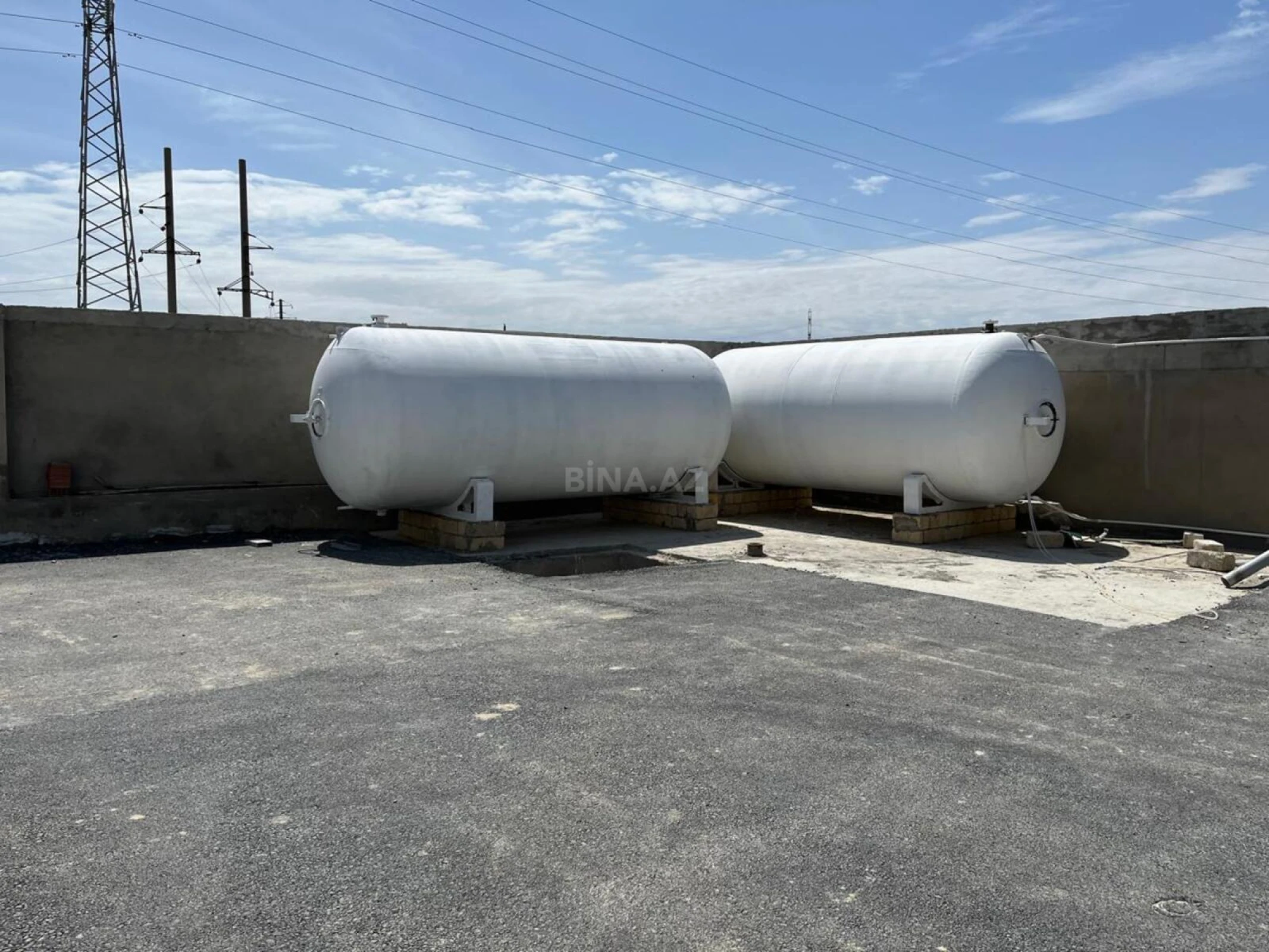 Satılır obyekt 1800 m²