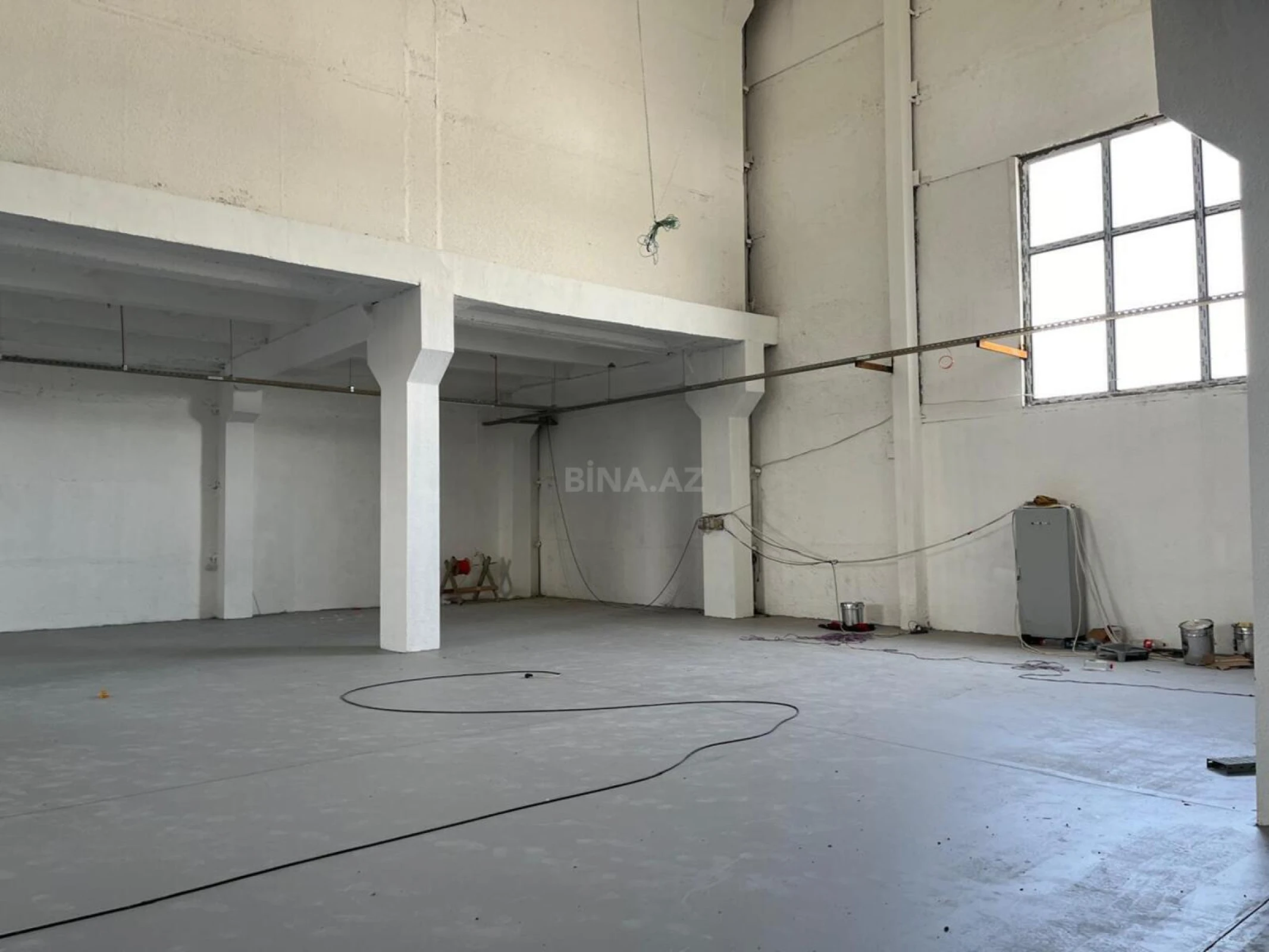 Satılır obyekt 1800 m²