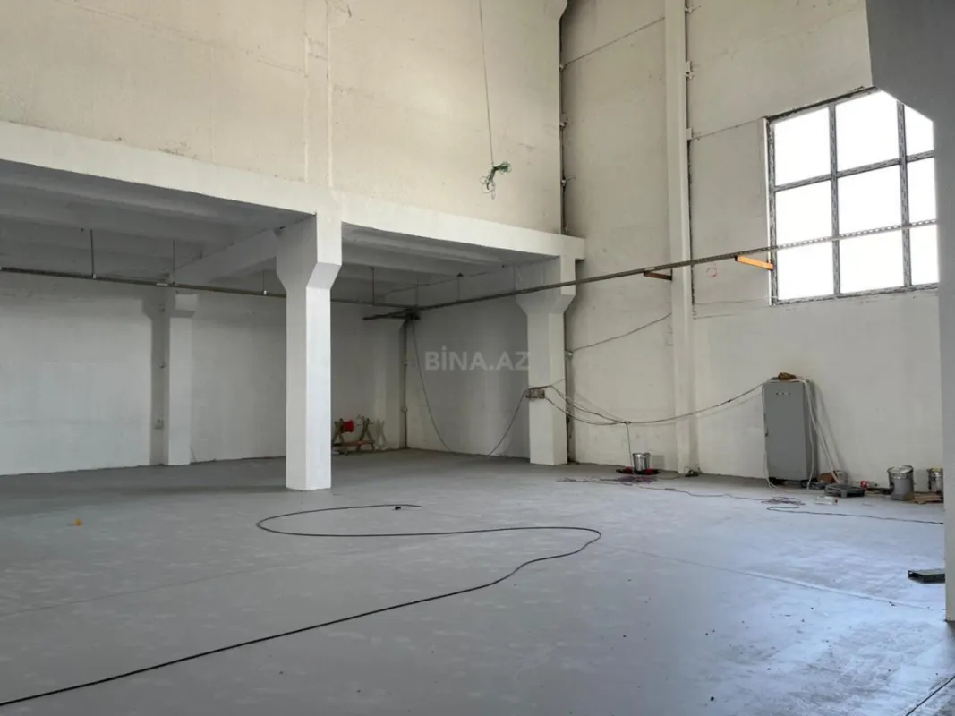 Satılır obyekt 1800 m²