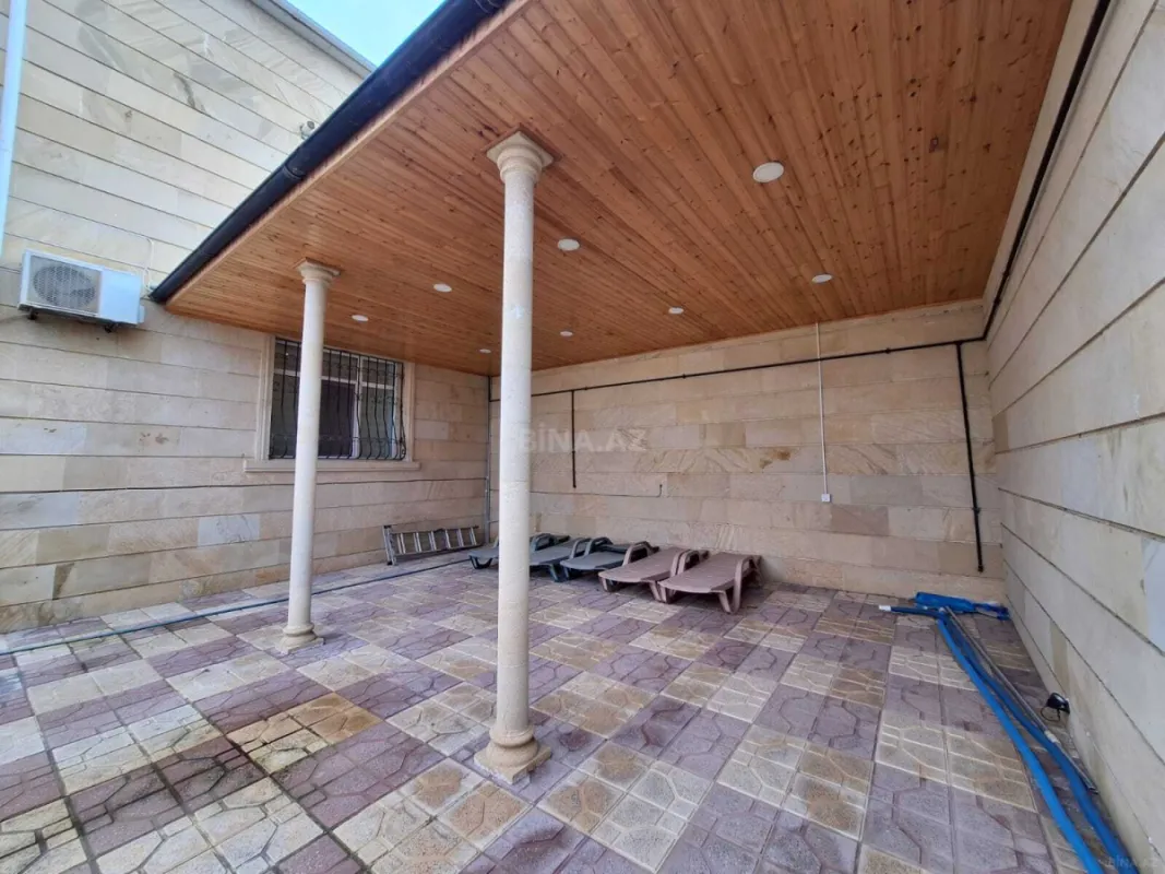 Satılır 8 otaqlı həyət evi 500 m²
