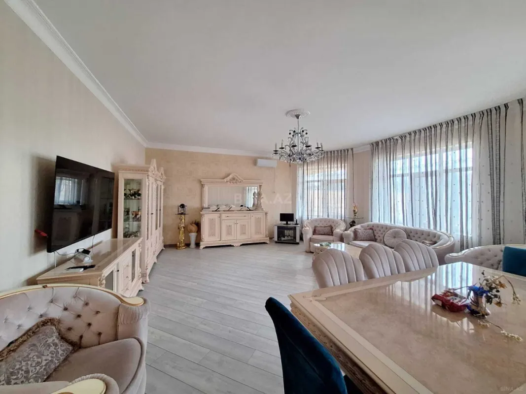 Satılır 8 otaqlı həyət evi 500 m²