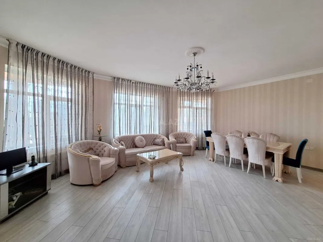 Satılır 8 otaqlı həyət evi 500 m²