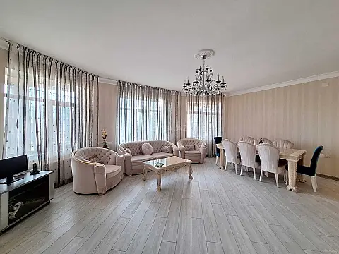 Satılır 8 otaqlı həyət evi 500 m²
