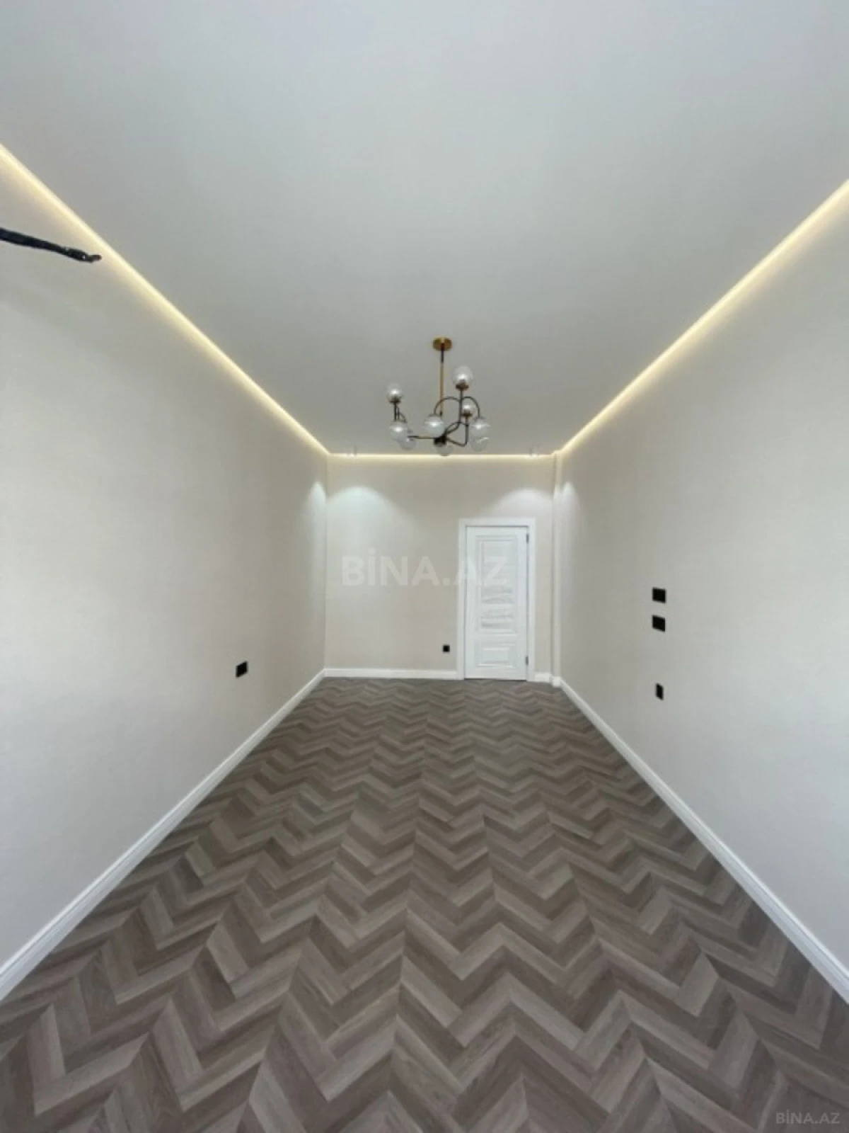 Satılır 3 otaqlı mənzil 167 m²