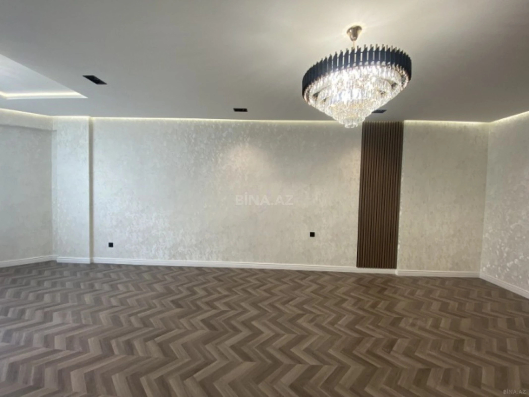 Satılır 3 otaqlı mənzil 167 m²