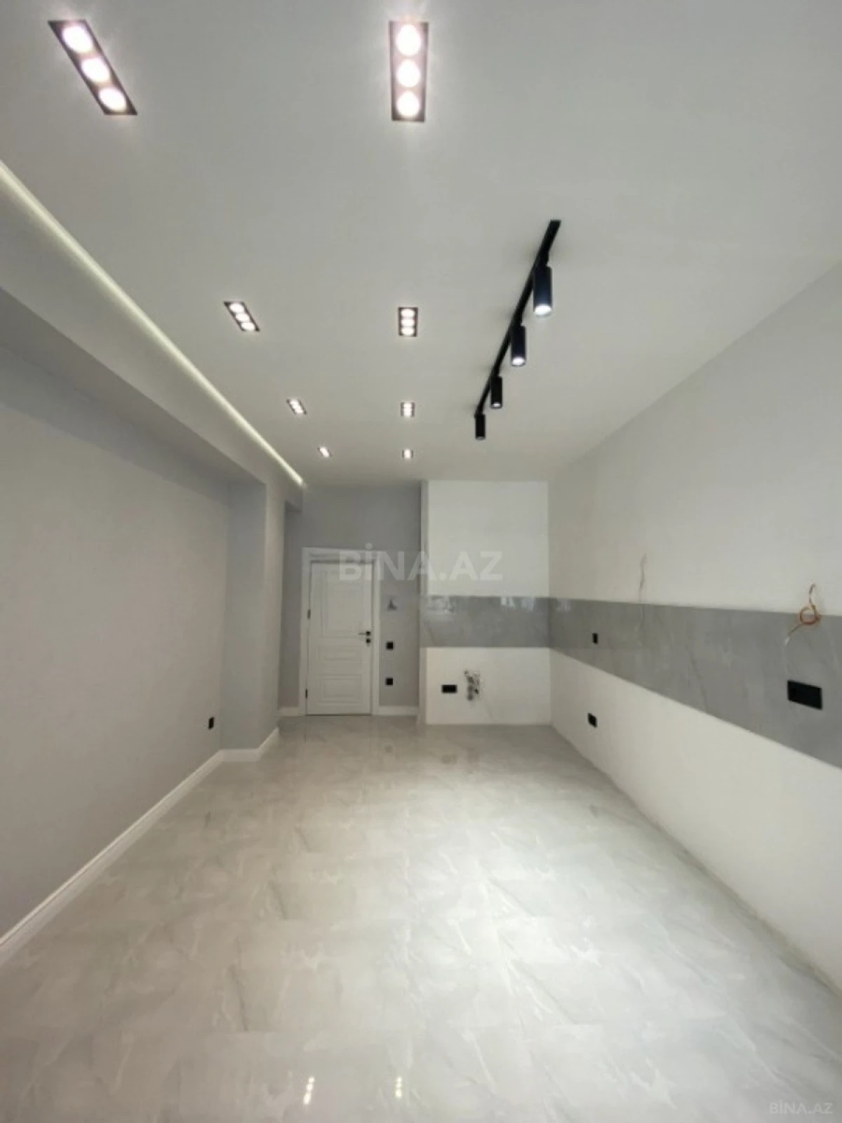 Satılır 3 otaqlı mənzil 167 m²