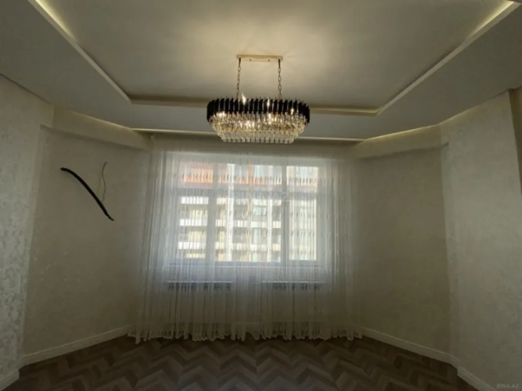 Satılır 3 otaqlı mənzil 167 m²