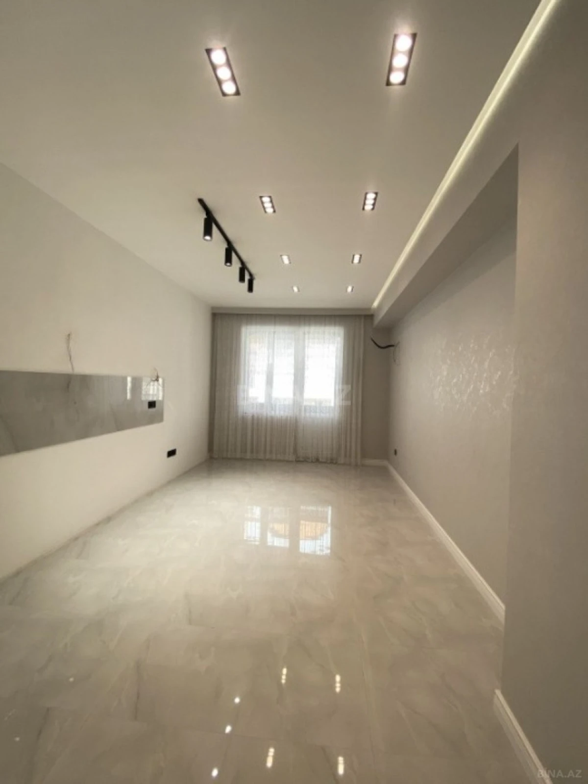 Satılır 3 otaqlı mənzil 167 m²