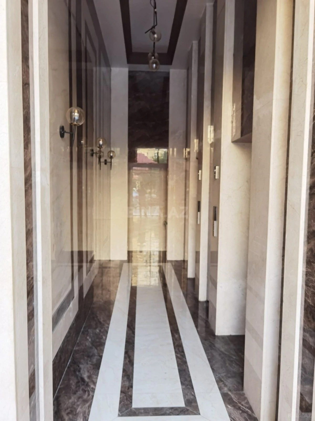 Satılır 2 otaqlı mənzil 74 m²