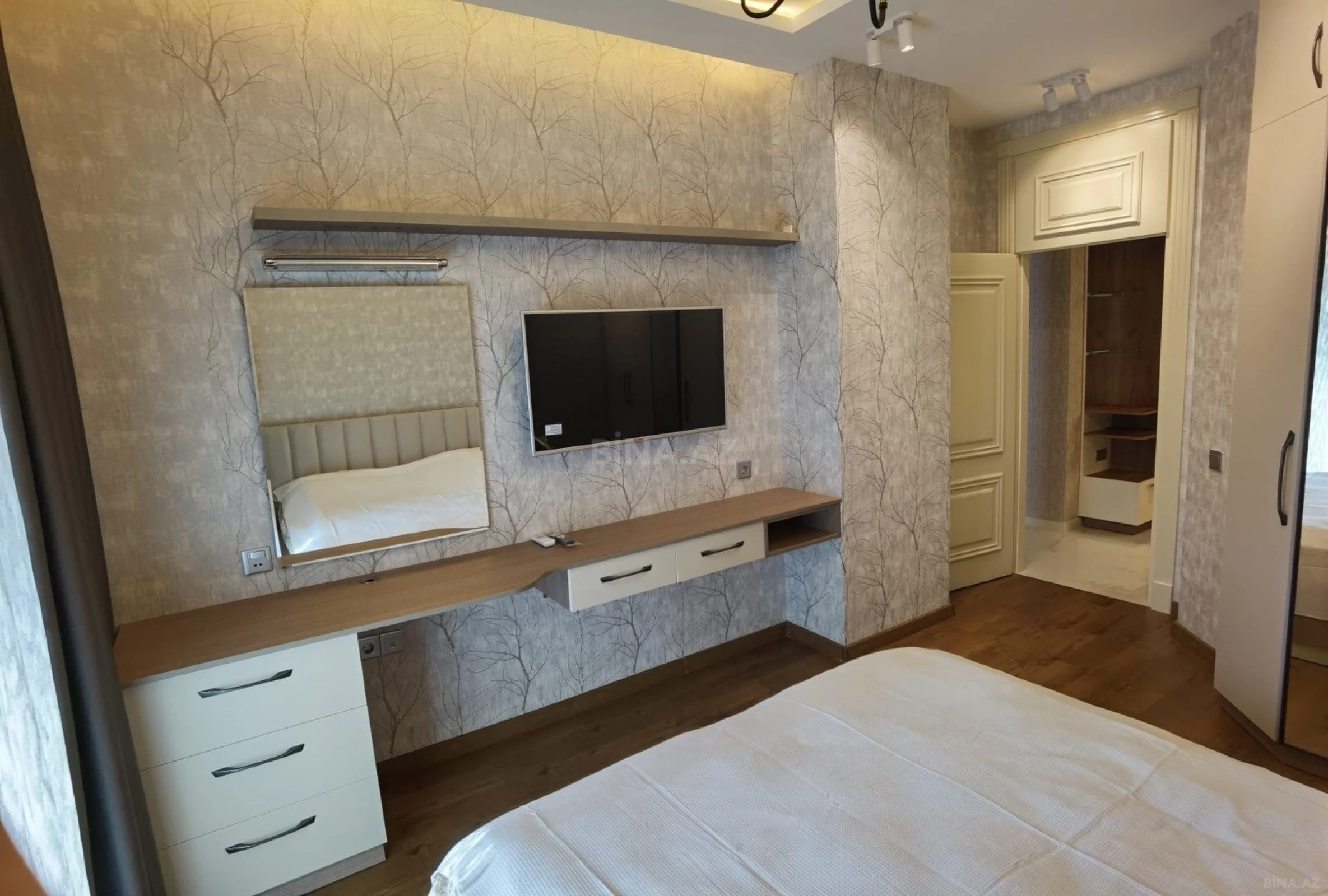 Satılır 2 otaqlı mənzil 74 m²