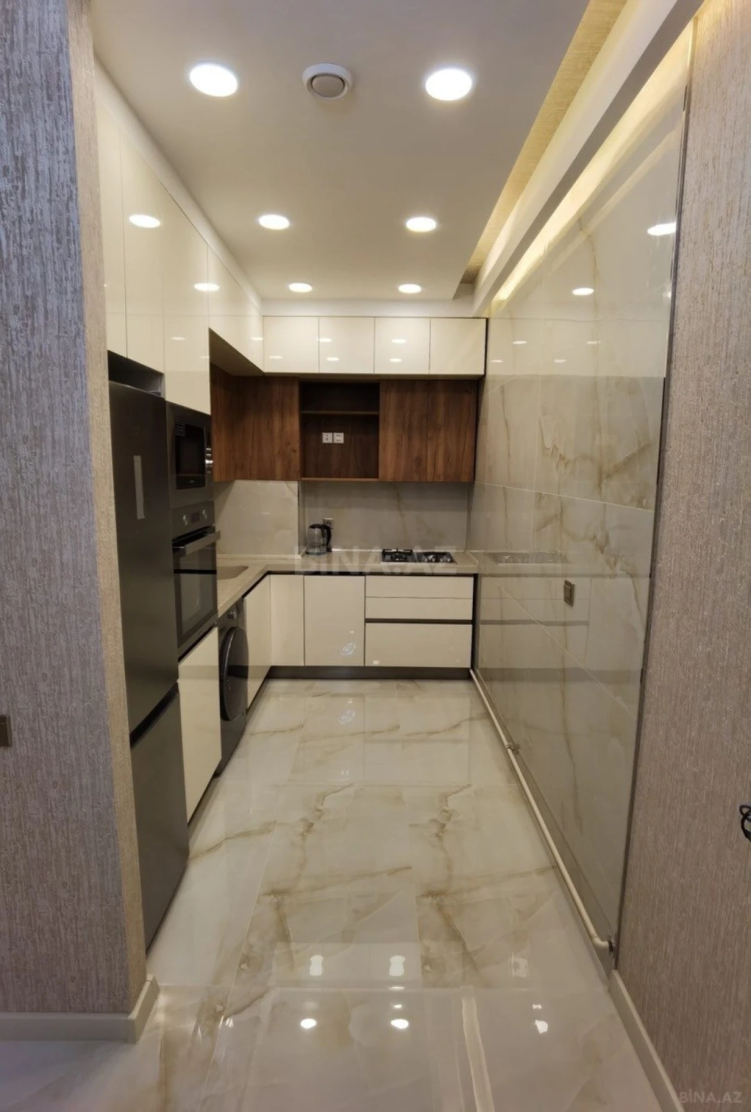 Satılır 2 otaqlı mənzil 74 m²