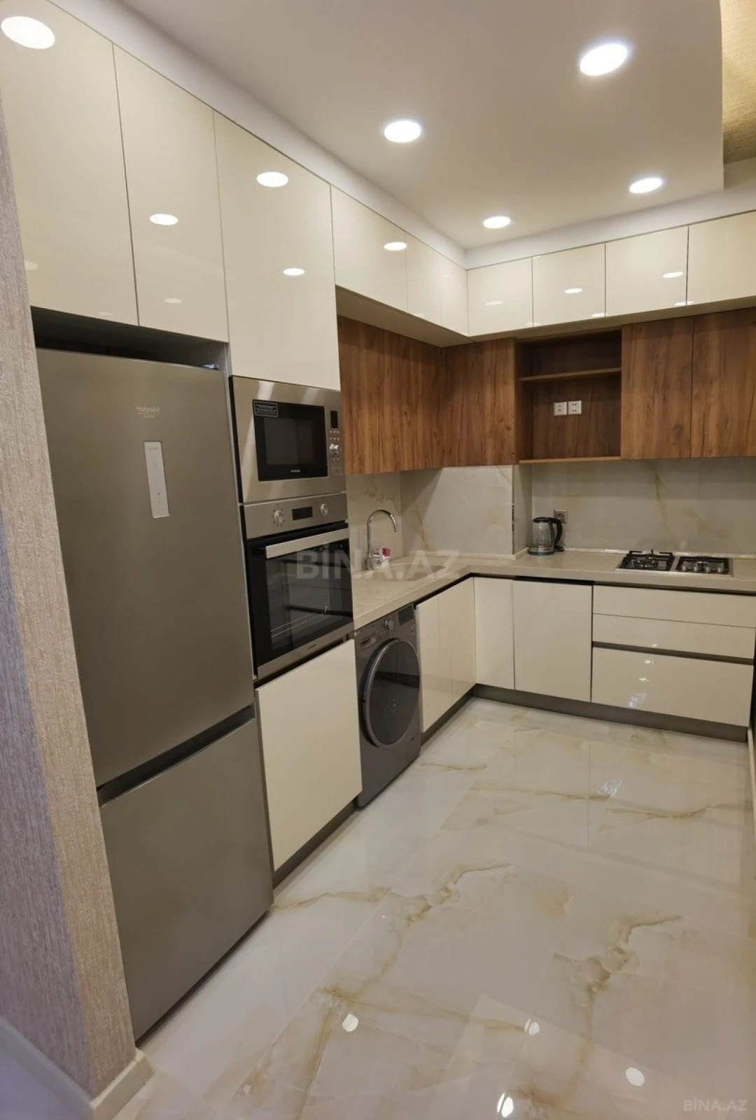 Satılır 2 otaqlı mənzil 74 m²