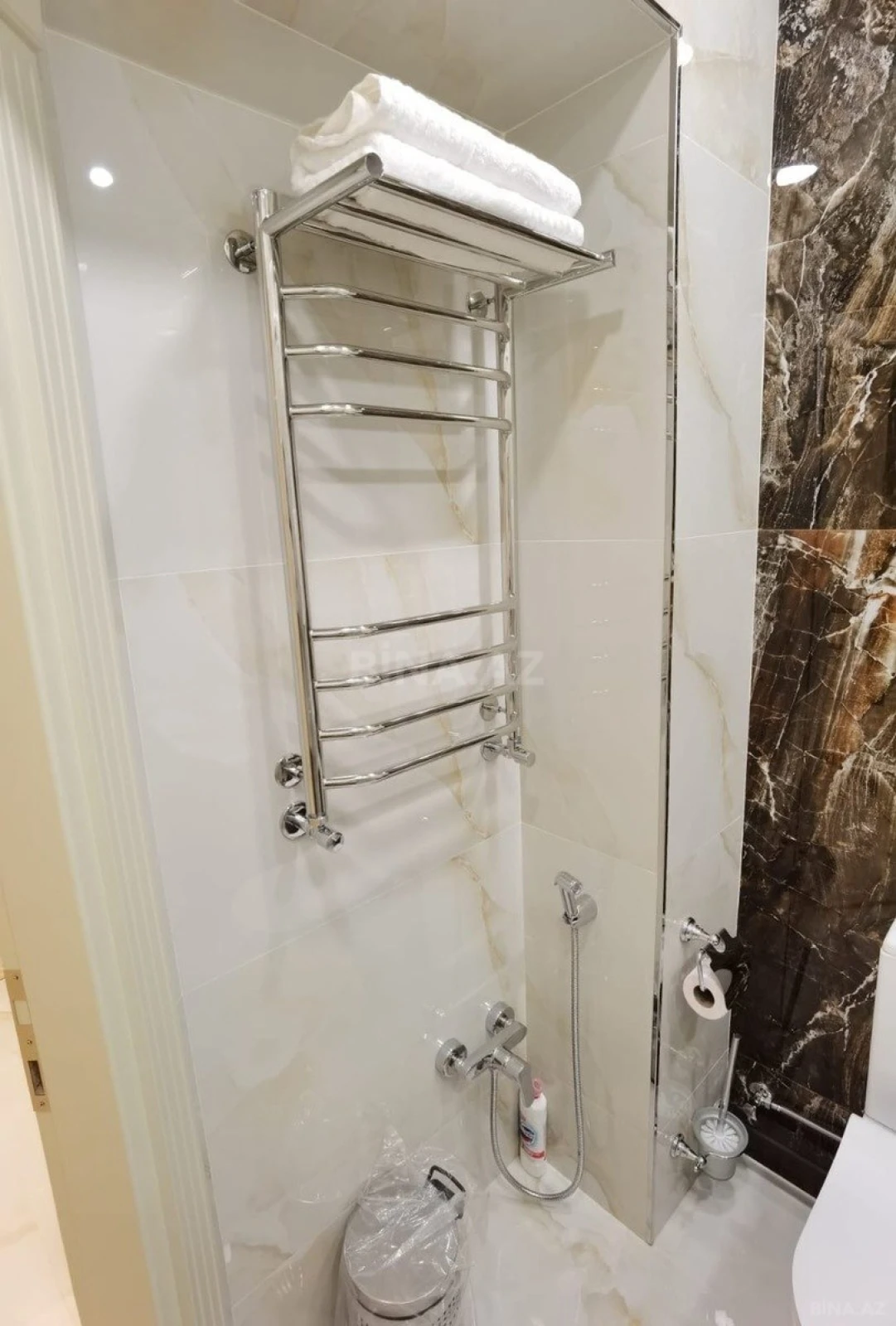 Satılır 2 otaqlı mənzil 74 m²