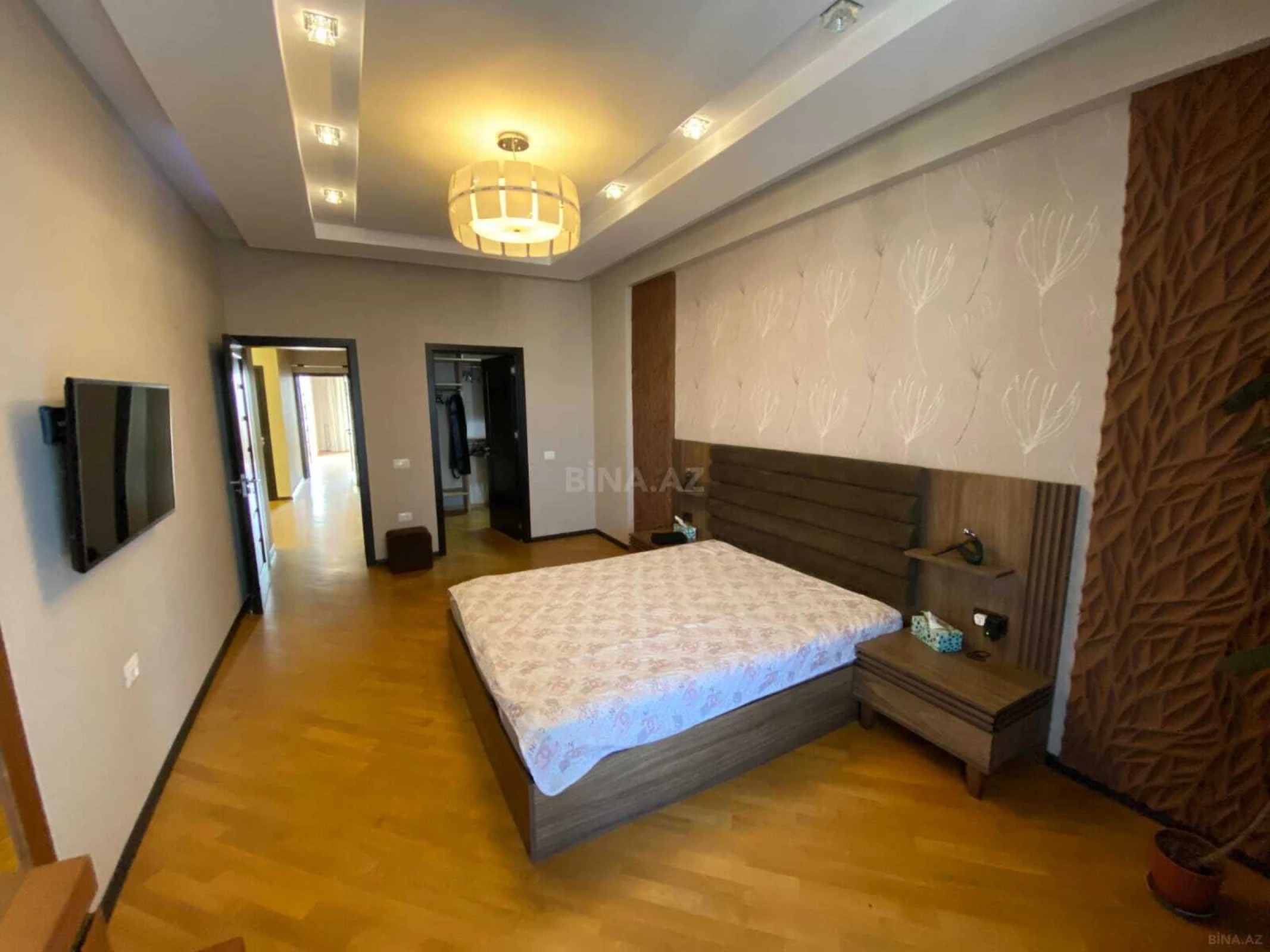 Satılır 3 otaqlı mənzil 156 m²