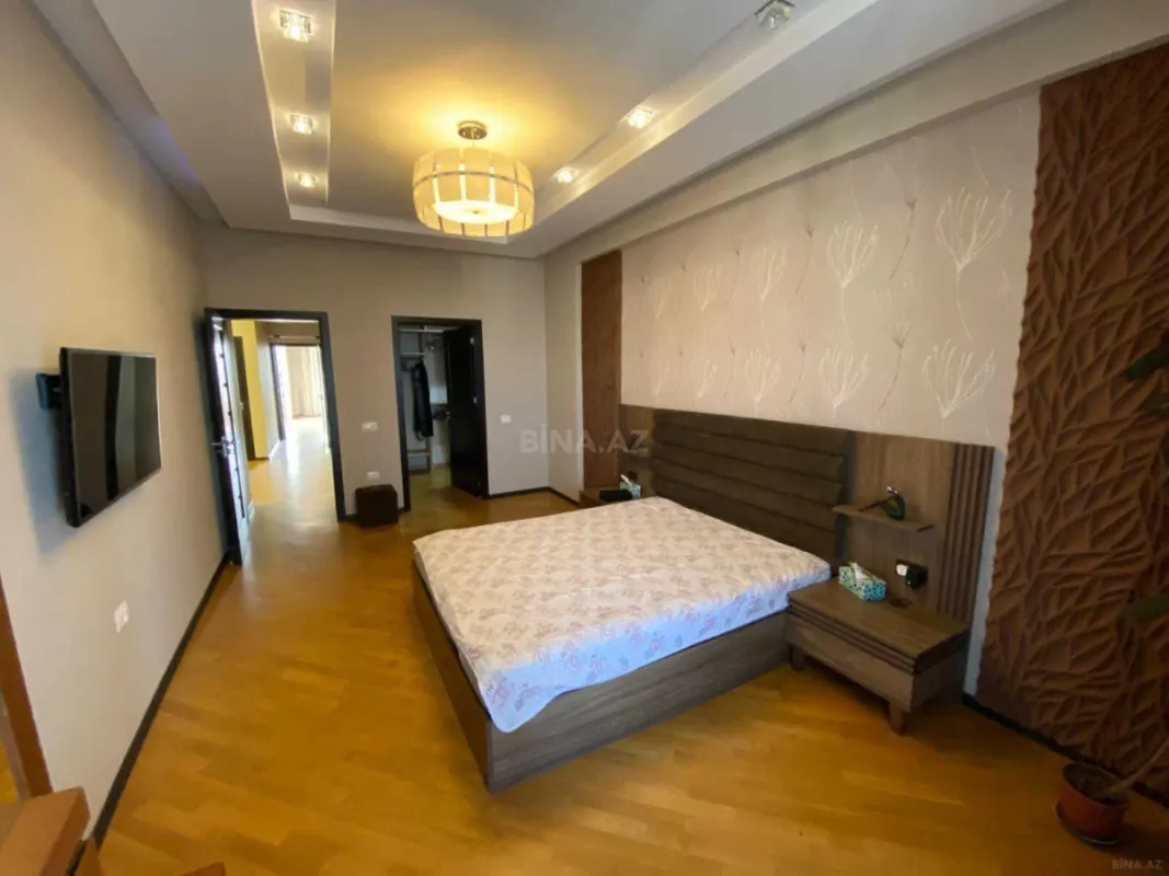 Satılır 3 otaqlı mənzil 156 m²