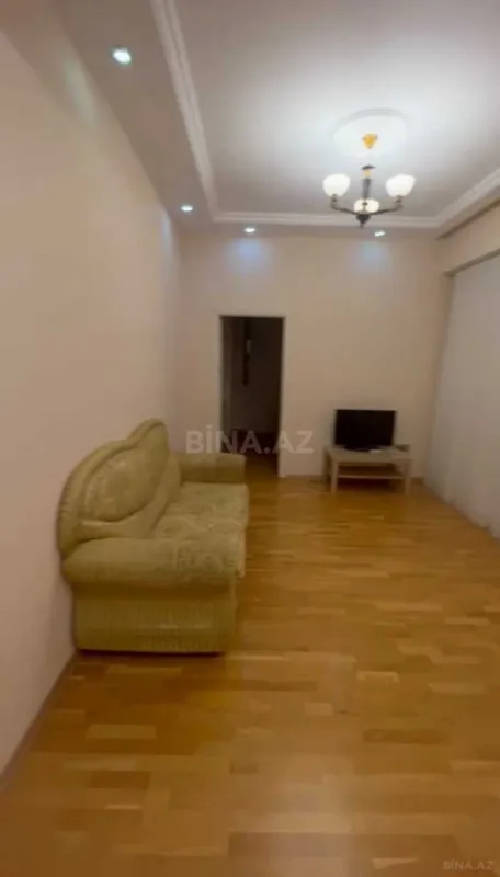 Kirayə verilir 2 otaqlı mənzil 65 m²