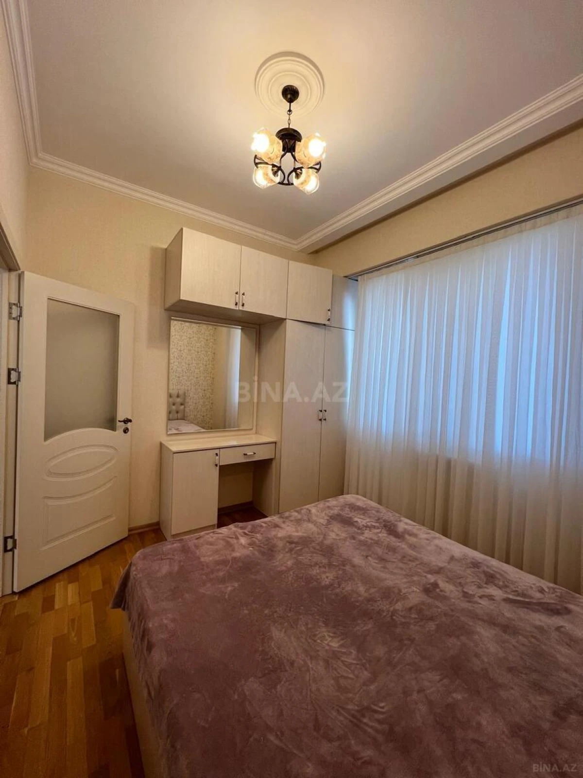 Kirayə verilir 2 otaqlı mənzil 65 m²