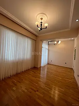 Kirayə verilir 2 otaqlı mənzil 65 m²