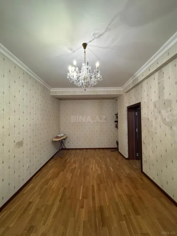 Satılır 3 otaqlı mənzil 125 m²