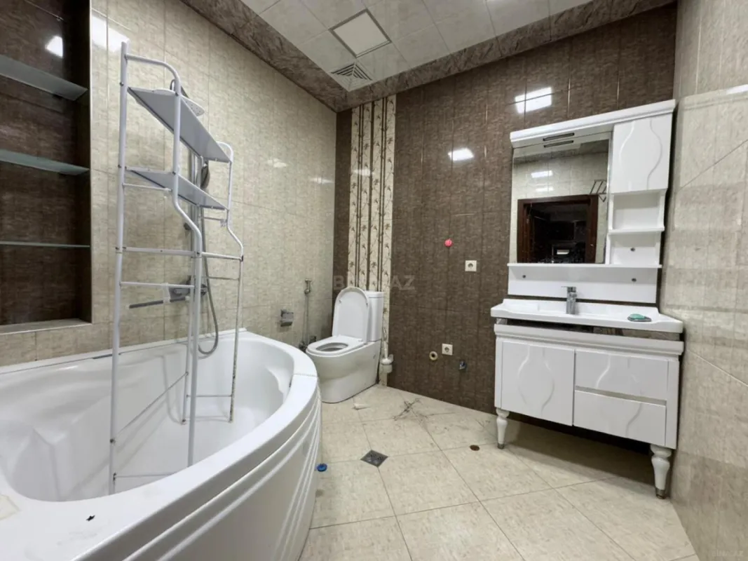 Satılır 3 otaqlı mənzil 125 m²