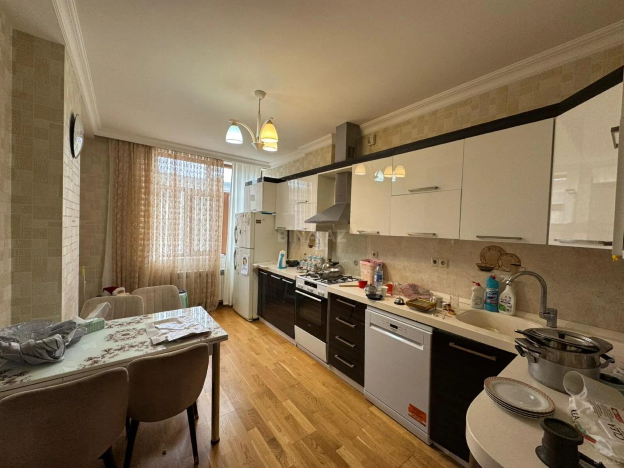 Satılır 3 otaqlı mənzil 125 m²