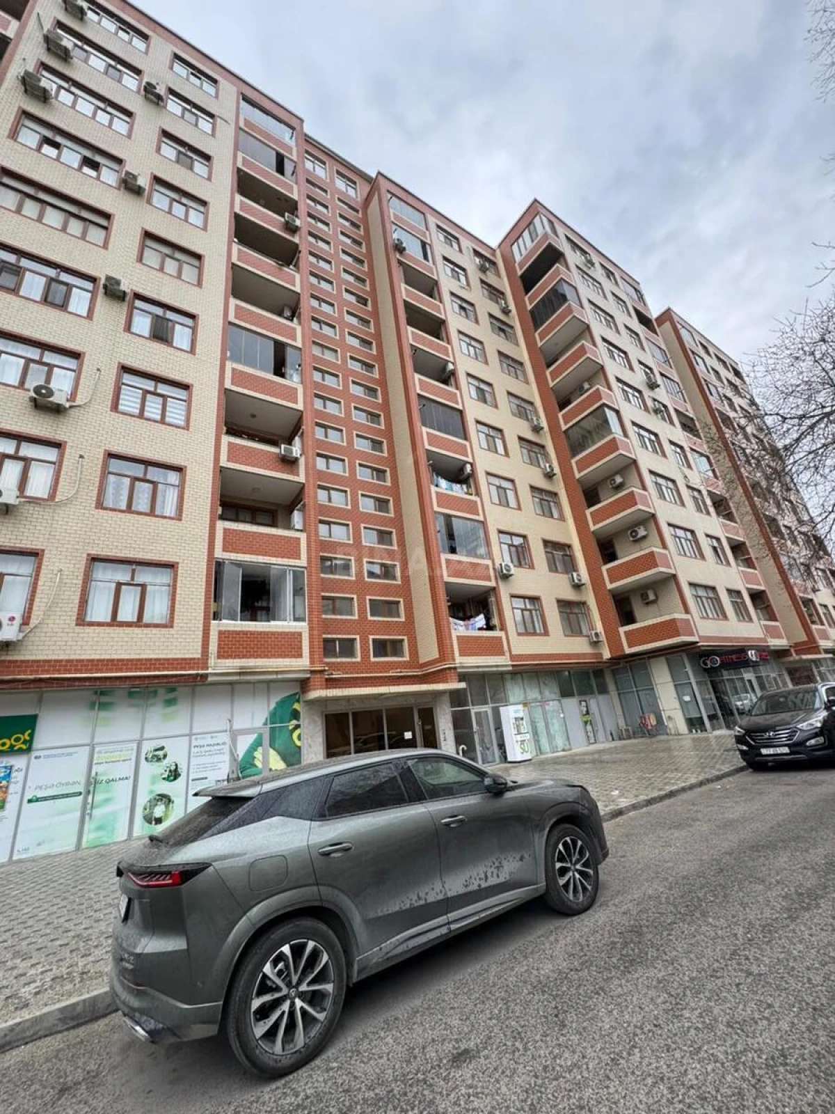 Satılır 3 otaqlı mənzil 125 m²
