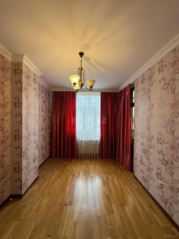 Satılır 3 otaqlı mənzil 125 m²