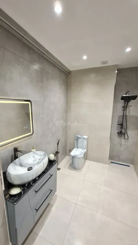 Satılır 2 otaqlı mənzil 65 m²