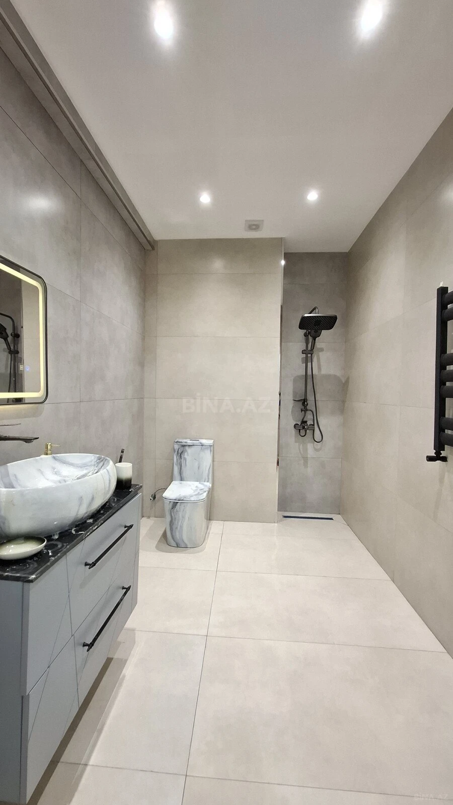 Satılır 2 otaqlı mənzil 65 m²