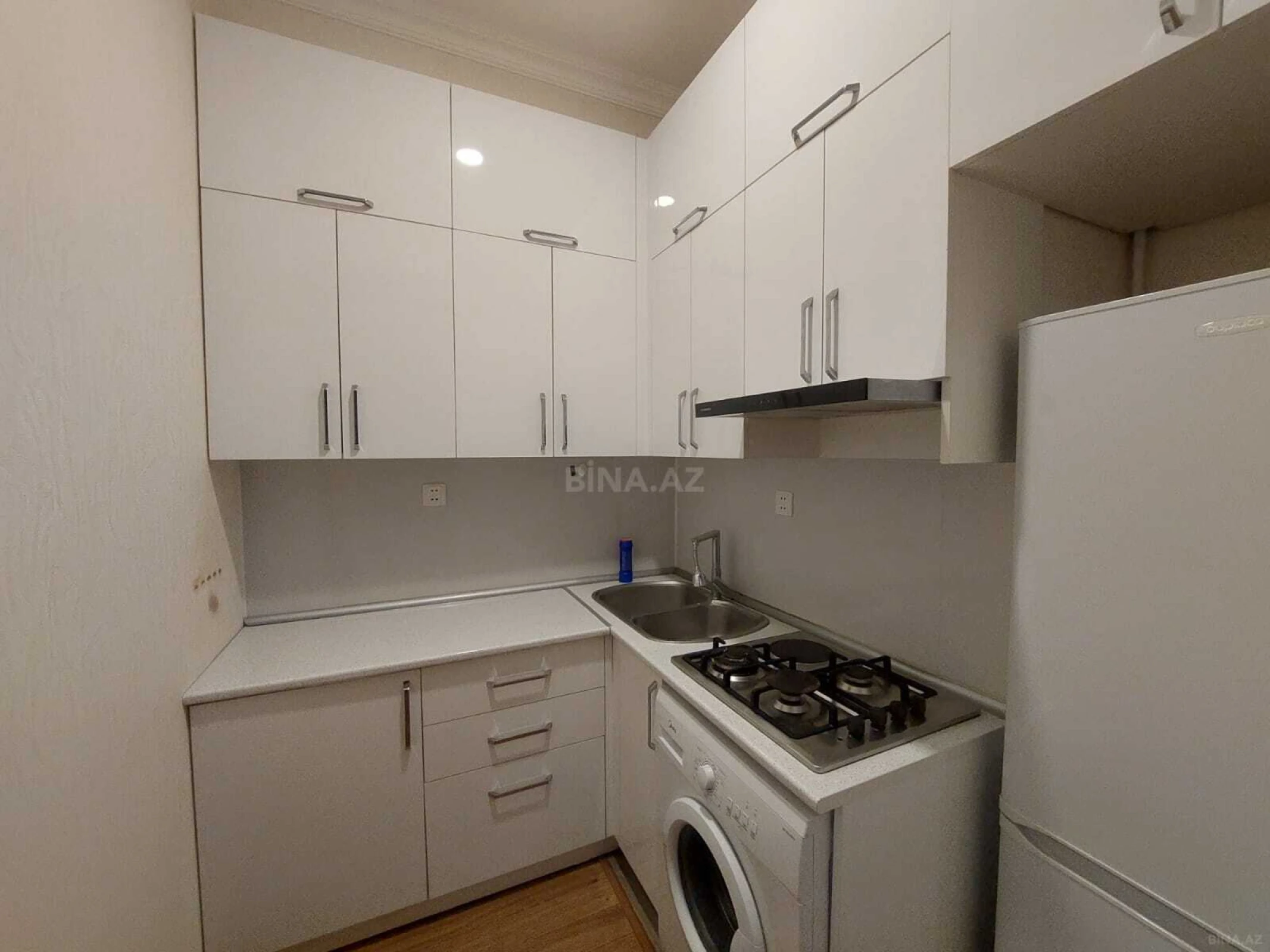 Kirayə verilir 2 otaqlı mənzil 65 m²