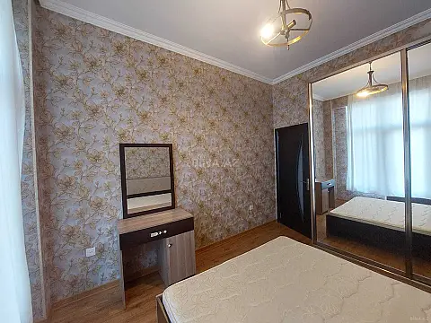 Kirayə verilir 2 otaqlı mənzil 65 m²