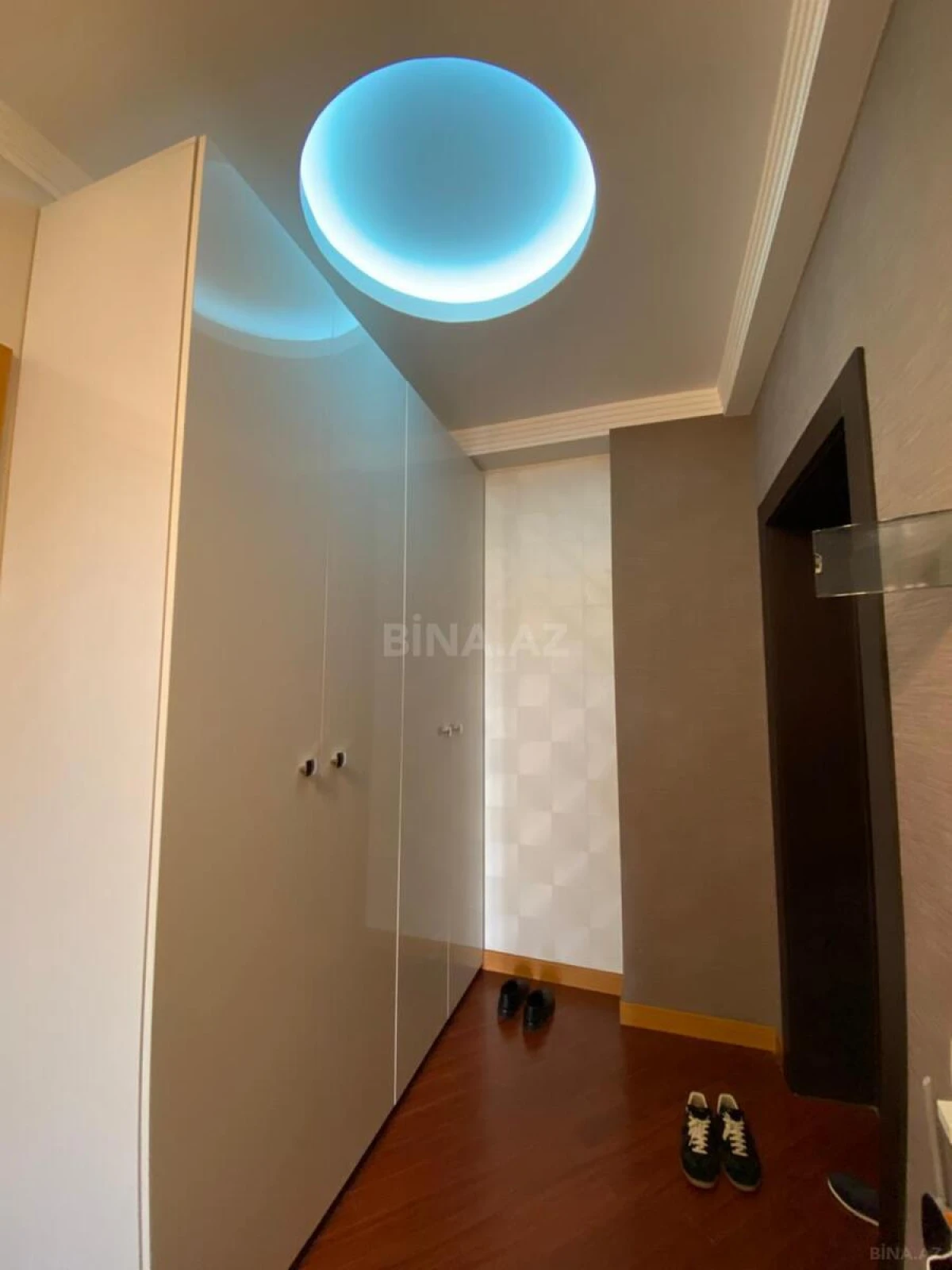 Kirayə verilir 2 otaqlı mənzil 80 m²