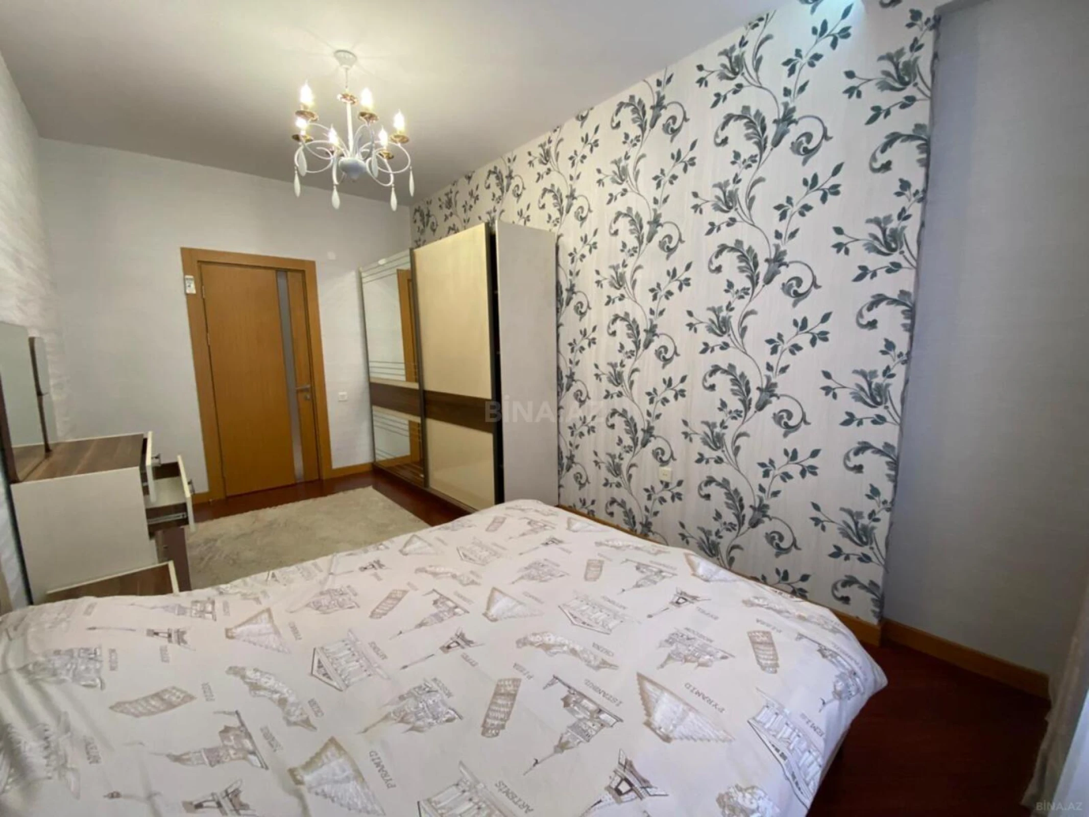 Kirayə verilir 2 otaqlı mənzil 80 m²