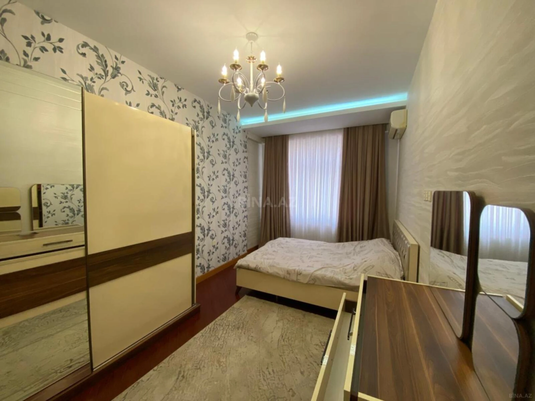 Kirayə verilir 2 otaqlı mənzil 80 m²